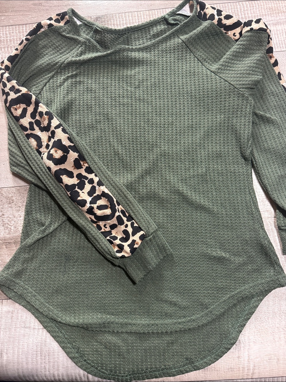 SHEIN women’s long sleeve with leopard print arms